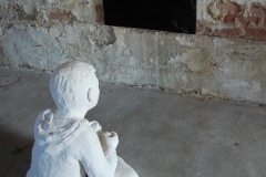 Skulpturinstallation1Boy - in a glass darkly